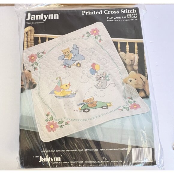1990 Janlynn Printed Cross Stitch 957 68 Playland Pals Quilt 34"x43" - Picture 1 of 6